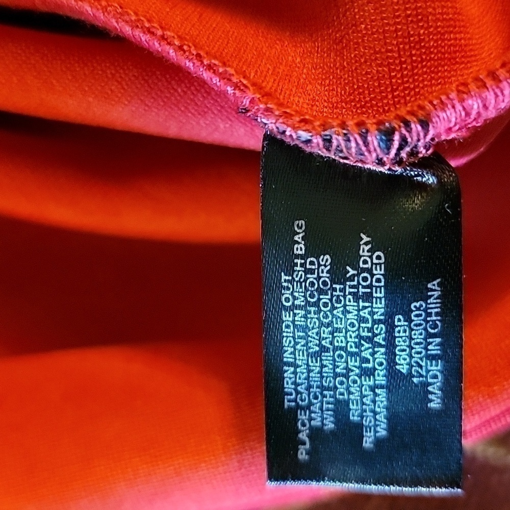 Boston Proper-Red long sleeved knit sweater with gold zippers  Size L. NWT. - Picture 13 of 13